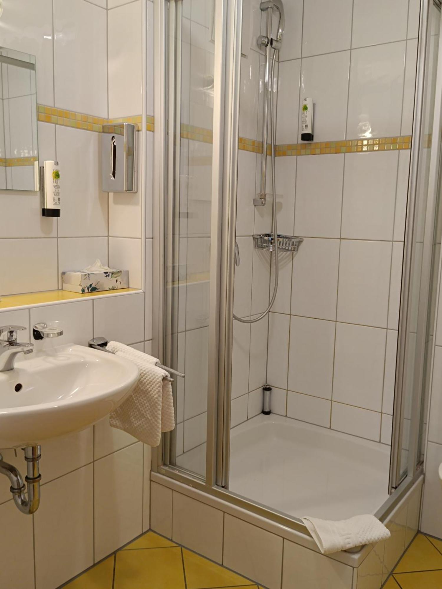 Landgasthof Zum Rappen Creglingen Bagian luar foto